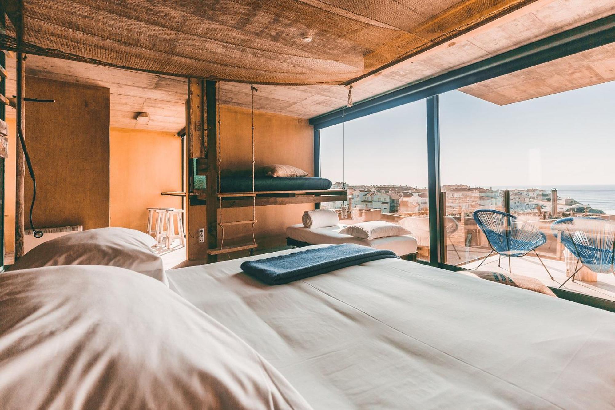 Noah Surf House Portugal Hotell Santa Cruz  Rom bilde