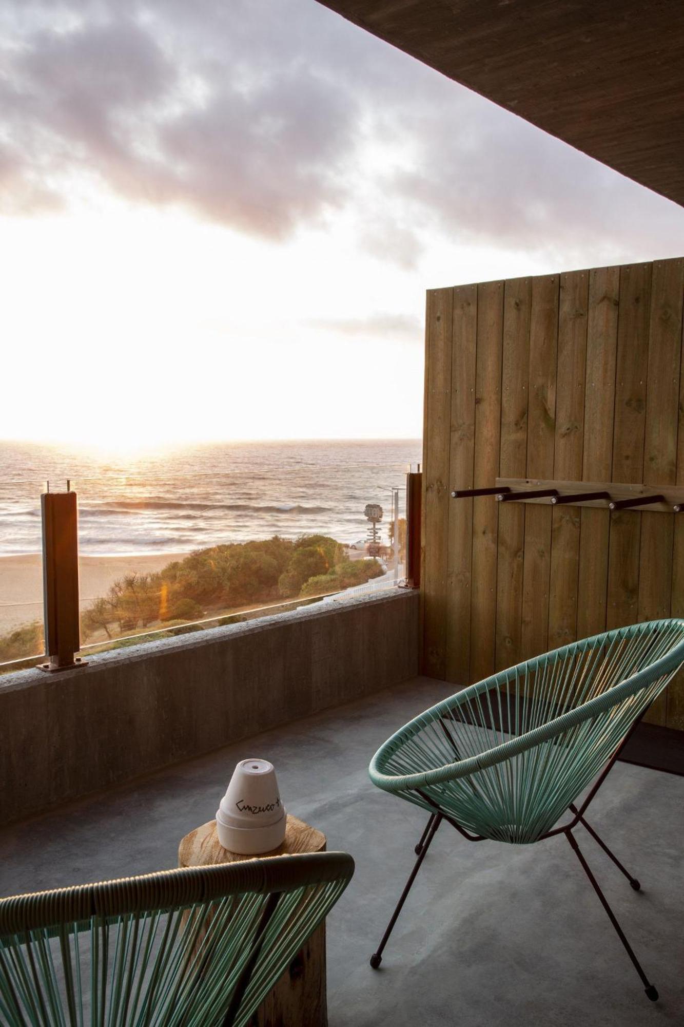 Noah Surf House Portugal Hotell Santa Cruz  Rom bilde